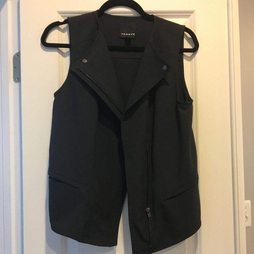 Trouve vest