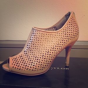 Ann Taylor Nude Lisa Cutout Shooties