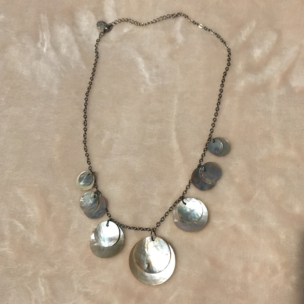 Shell necklace. Reversible. - Picture 3 of 4