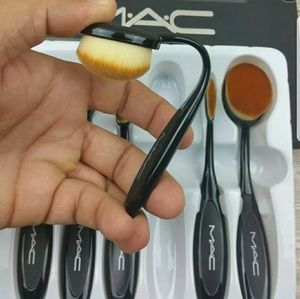 M.A.C Professional Makeup Brush Set NEW
