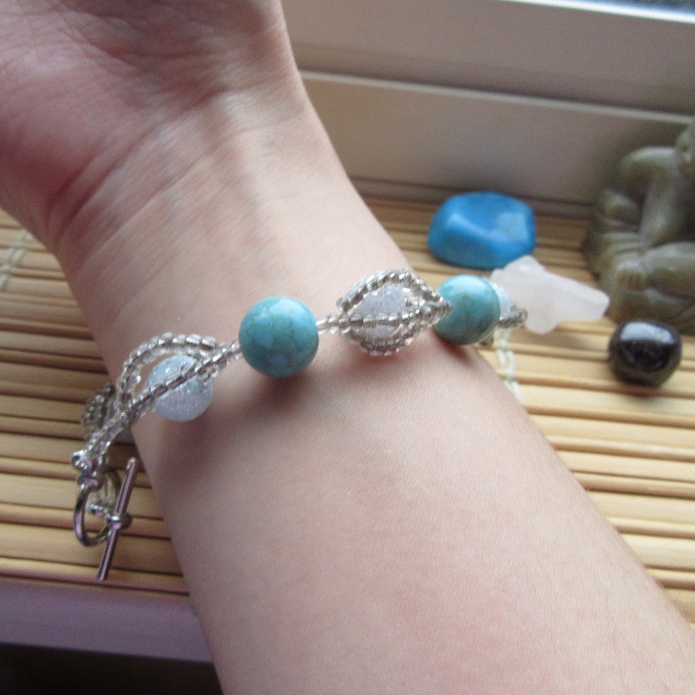 Sparkle & Turquoise Hand-beaded Bracelet