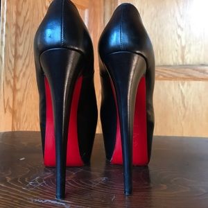 Christian Louboutin Daffodile