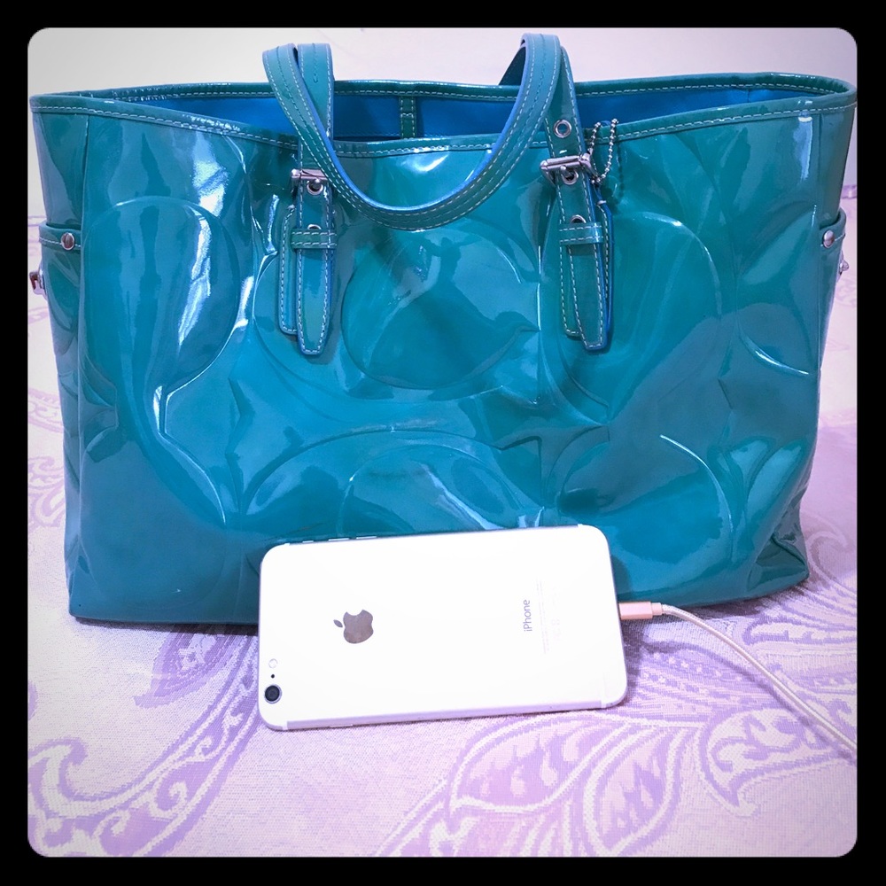 100 Authentic Coach tote bag!