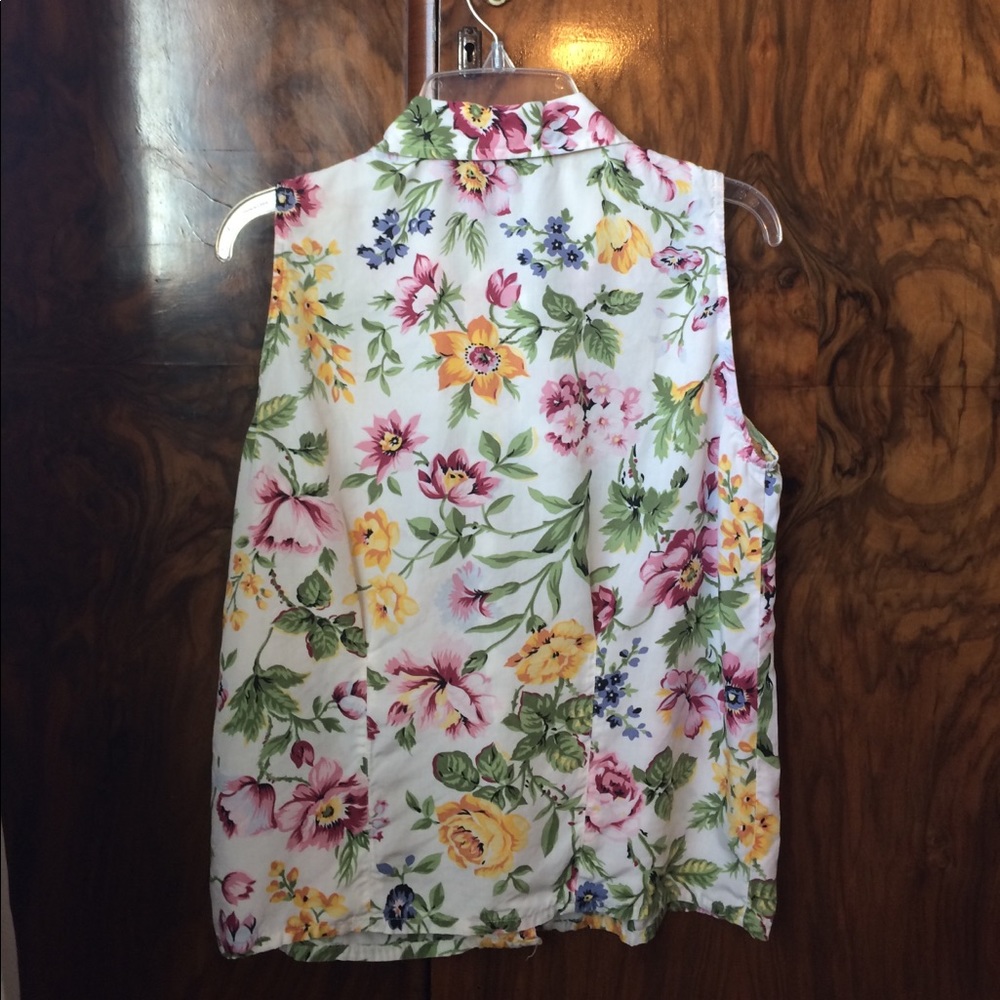 Vintage Floral Sleeveless Blouse - Picture 3 of 4