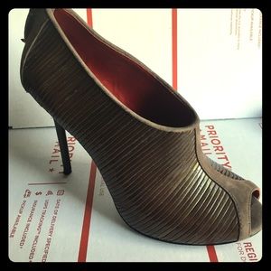 Charles Jourdan Peep Toe Suede Bootie Heel Sz 10