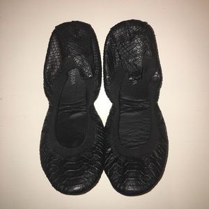 Black Yosi Flats