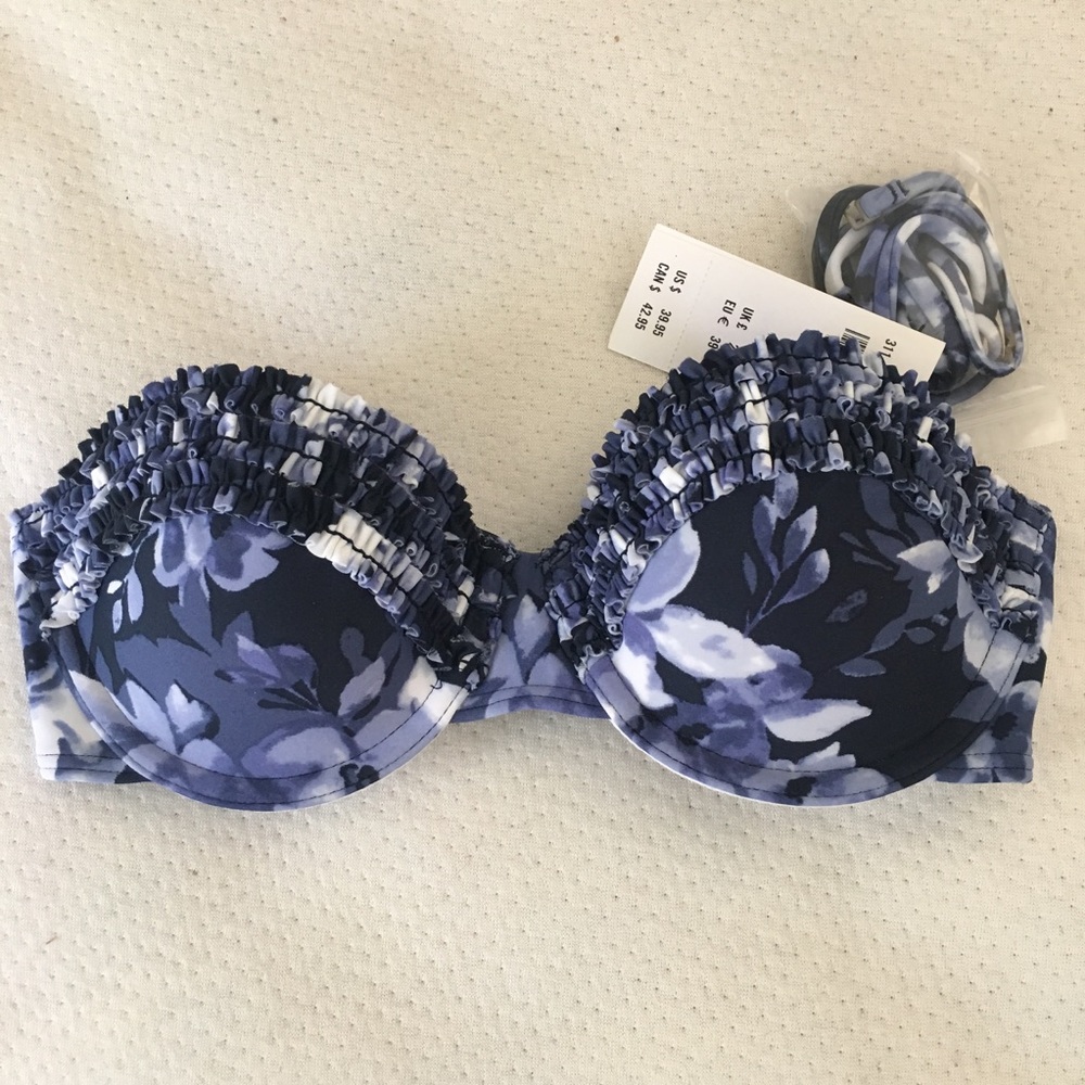 🚫SOLD🚫NWT Floral bikini