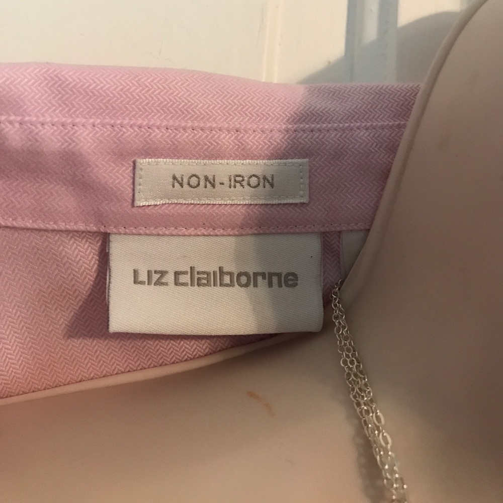 🌸Liz Claiborne Button Up Non Iron Top - Picture 4 of 8