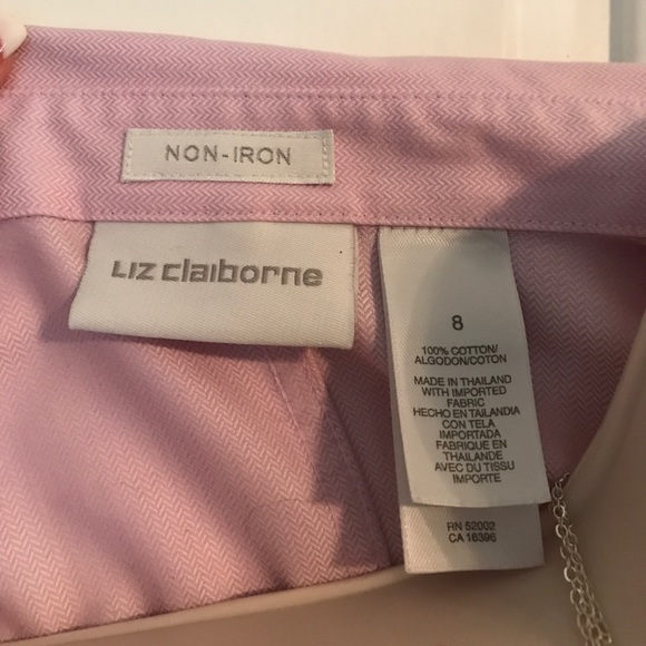 🌸Liz Claiborne Button Up Non Iron Top - Picture 5 of 8