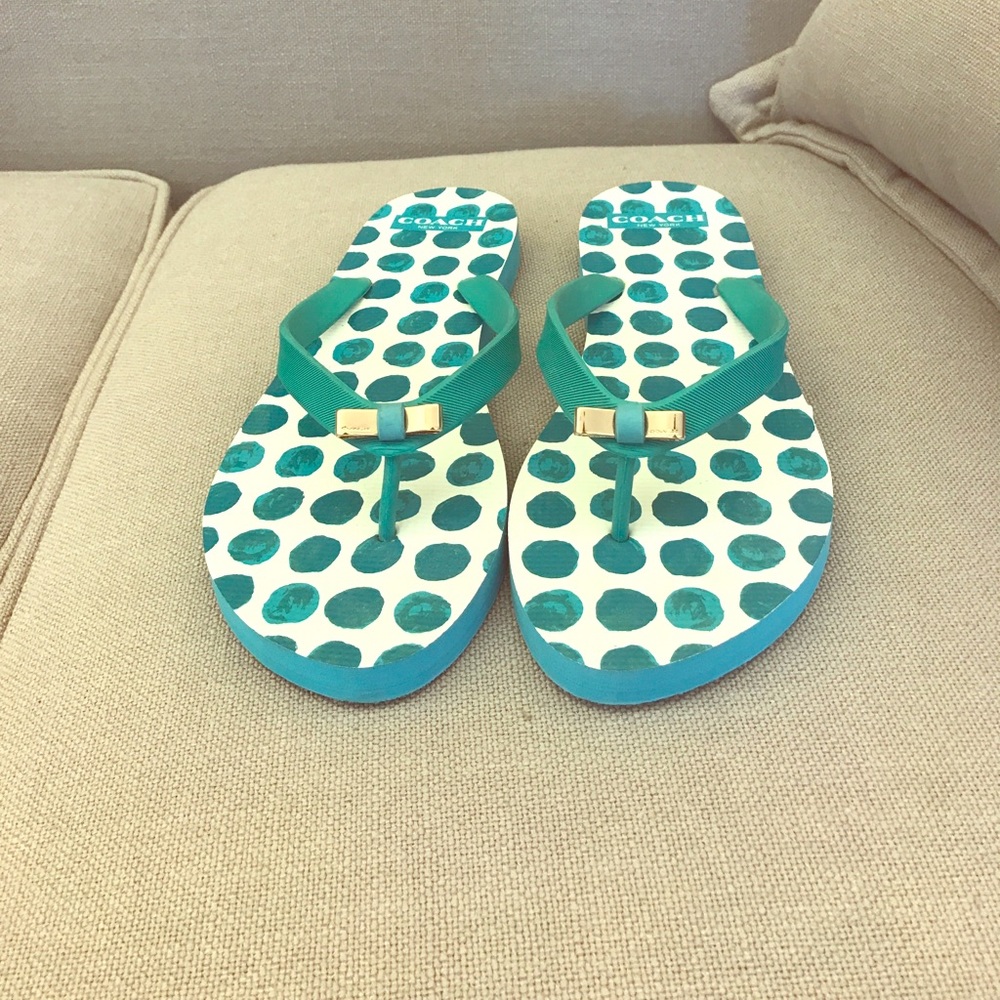 Coach flip flops 9/10