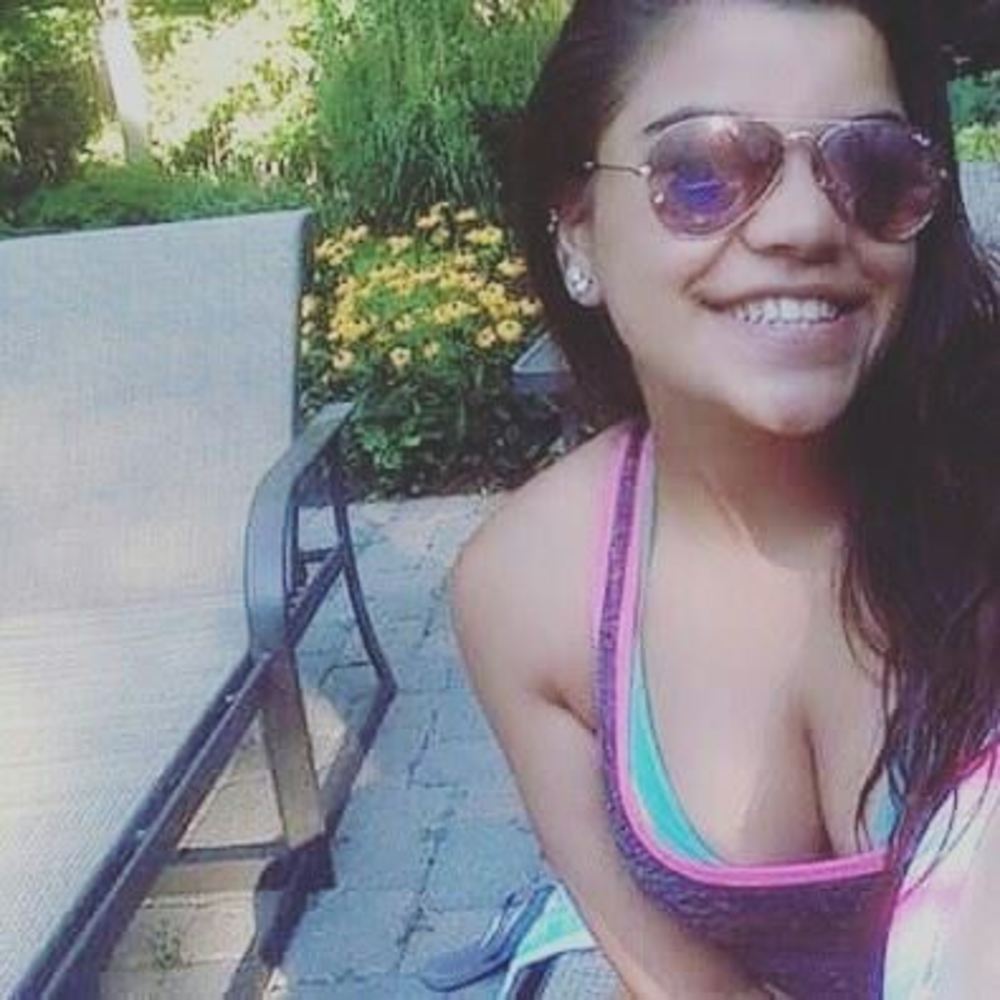 Meet your Posher, Cinthya