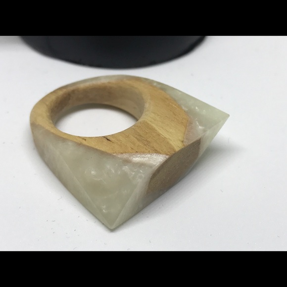 Ring - Picture 3 of 7