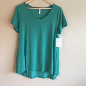BRAND NEW LulaRoe Classic T
