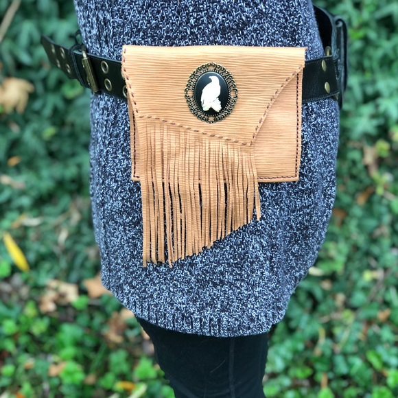•SOLD•Rustic Leather Fringe Hip Bag/Fanny Pack - Picture 3 of 5