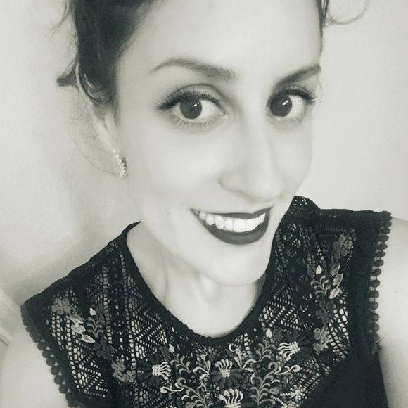 Meet your Posher, Sheena - Picture 1 of 1