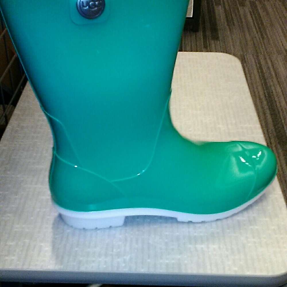 Ugg rubber boots