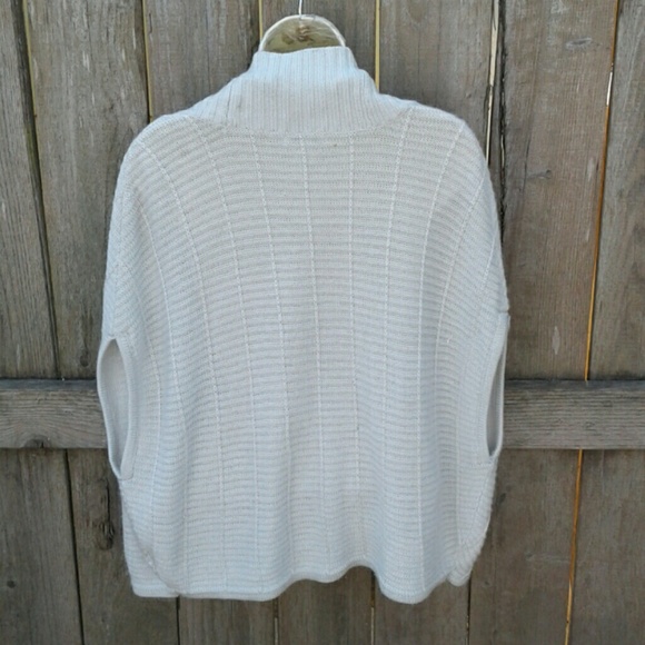 GAP SILVER METALLIC SHAWL KNIT VEST - Picture 2 of 3