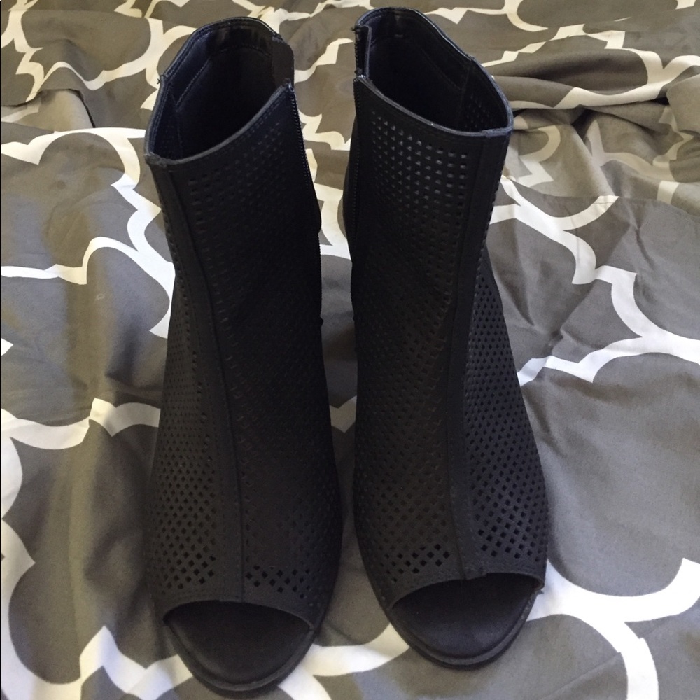 Black Peep Tor Booties