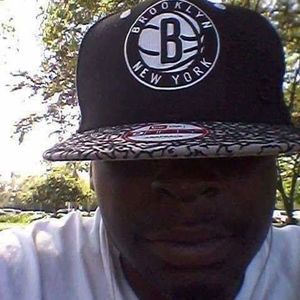 Meet your Posher, Lloyd