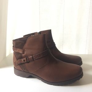 Teva De La Vina Leather Ankle Booties