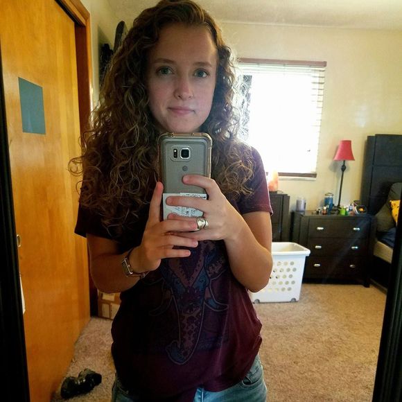 Meet your Posher, Alexis - Picture 1 of 1