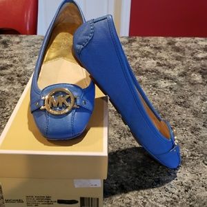 Michael Kors blue flats. Sz9