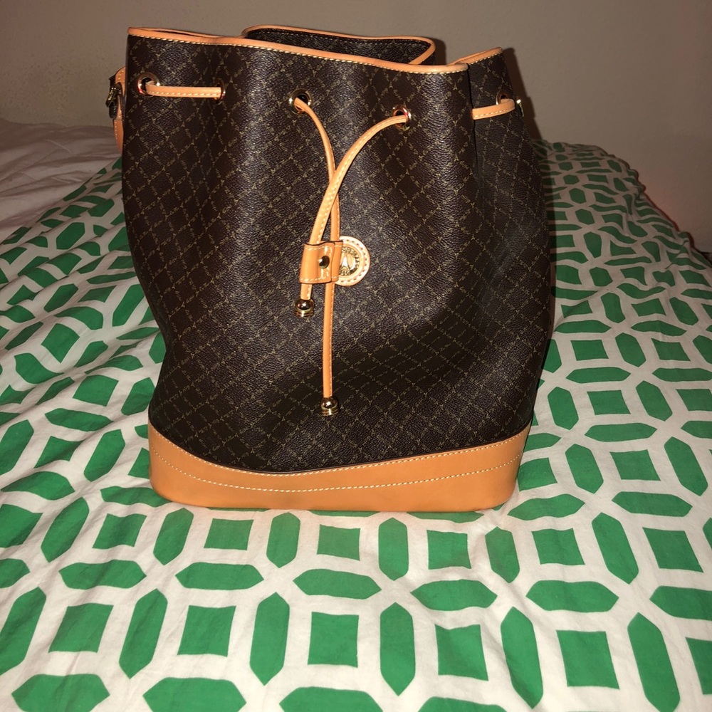 La Tour Eiffel 1887 bucket handbag