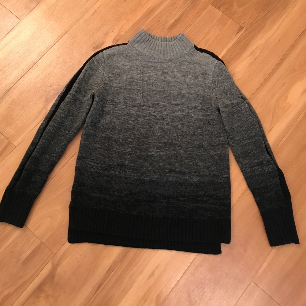 Like new Athleta ombré sweater