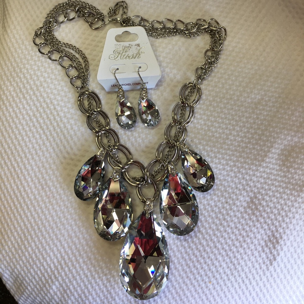 Crystal 5Chunky Teardrop Necklace Set/ Clear