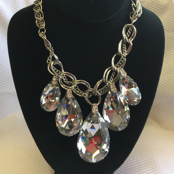 Crystal 5Chunky Teardrop Necklace Set/ Clear - Picture 2 of 4