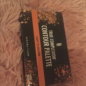 Black Radiance Contour Palette
