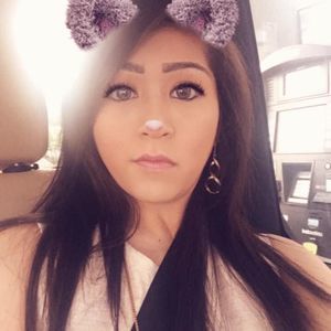 Meet your Posher, Cinthia