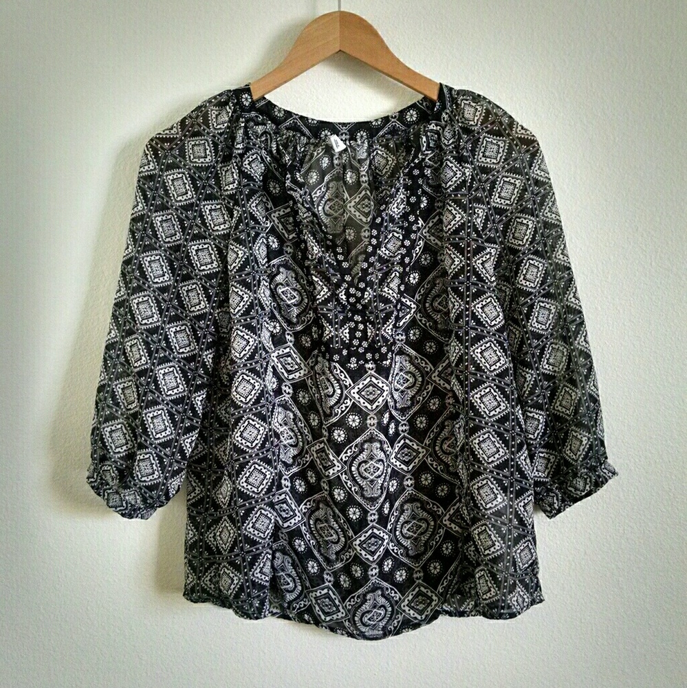 Old Navy Sheer 3/4 Sleeve Top