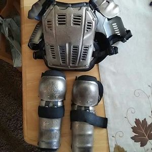 Fox youth chest plate and knee/shin guards