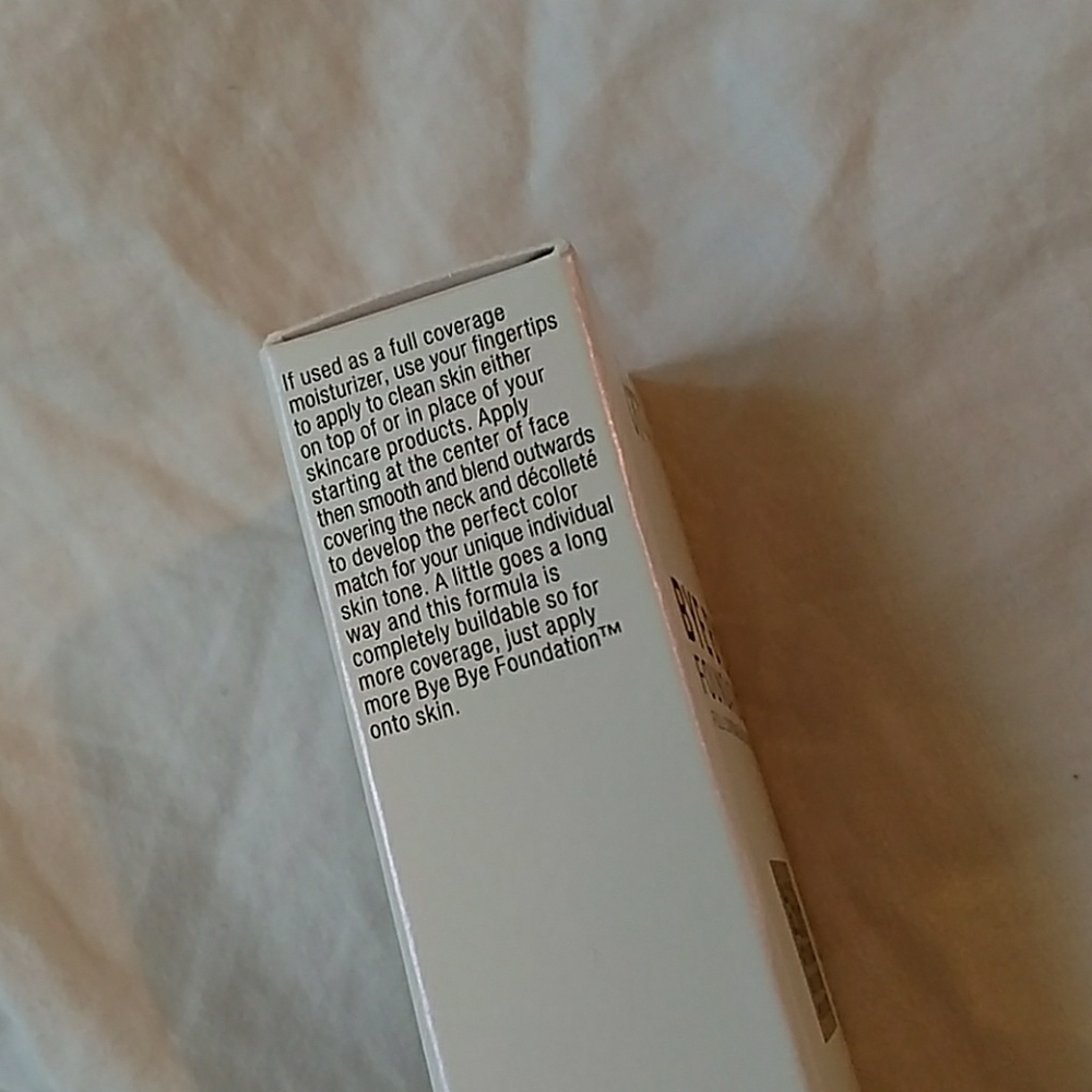 NIB It Cosmetics Bye Bye Foundation Medium - Picture 4 of 4