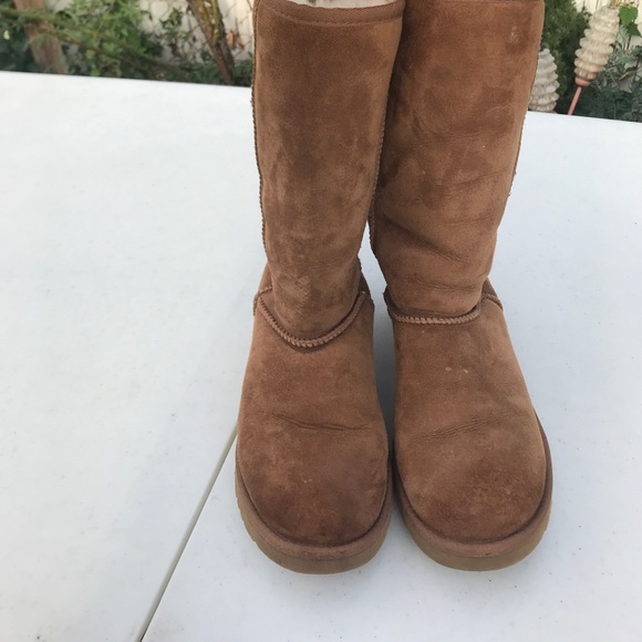 Tall Ugg’s - Picture 1 of 12