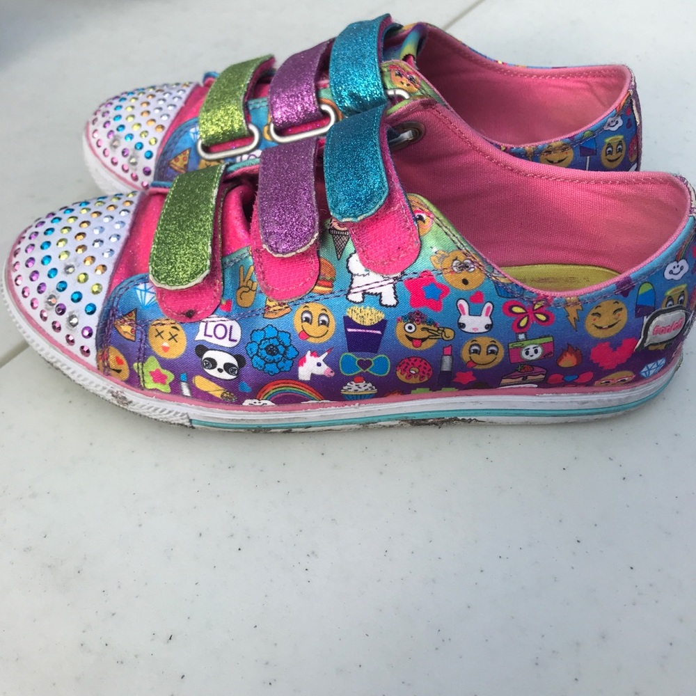 Sketchers light up