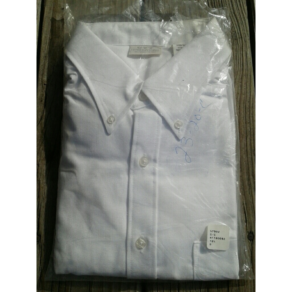 UTY White Short Sleeve Dress Shirt