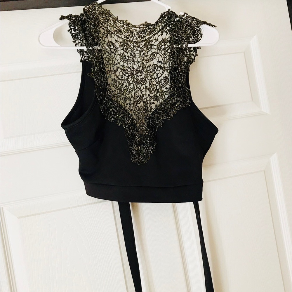 Love culture sleeveless black and gold 😍