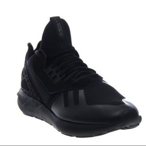 Adidas Tubular all black sneakers