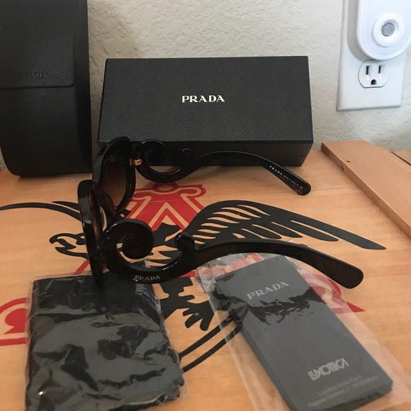 Prada sunglasses - Picture 2 of 6