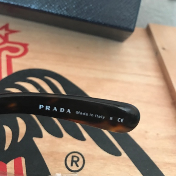 Prada sunglasses - Picture 3 of 6