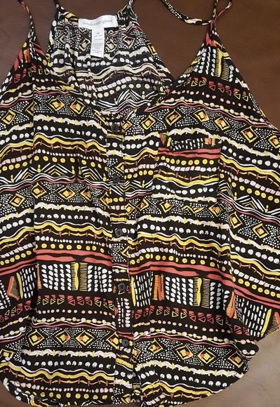 Ambiance flowing crop top. Medium - Picture 6 of 6