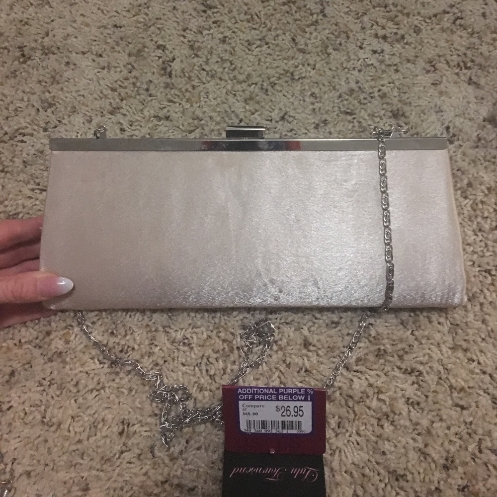 Clutch satin cream