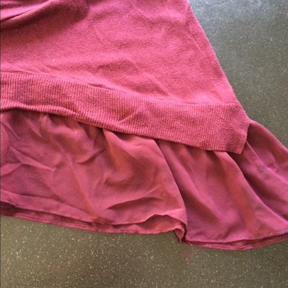 Shark bite Hem Knit Top - Picture 3 of 3