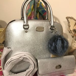 NWT Michael Kors Large Cindy Dome satchel 3 pc set