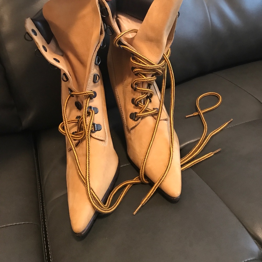 Authentic Manolo Blahnik Boots!!! - Picture 3 of 5