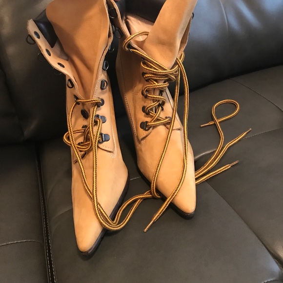 Authentic Manolo Blahnik Boots!!! - Picture 3 of 5