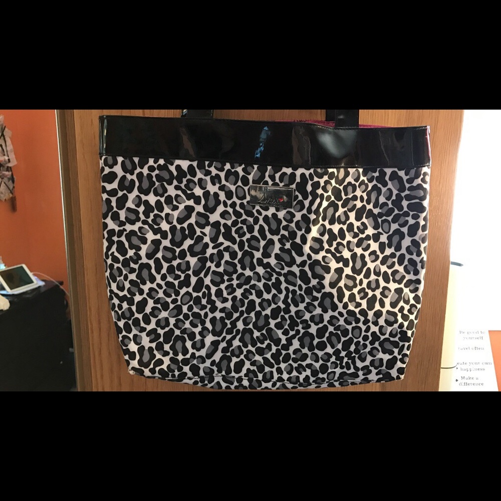 Snookie Black and white leopard printed handbag