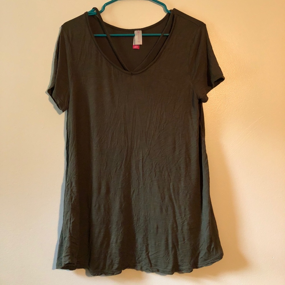 Green No Boundaries shirt